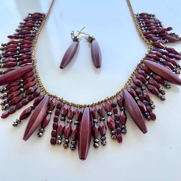 Unique Spires Burgundy Beaded Long Gold Tone Necklace Set with Earrings - Picture 6 of 6